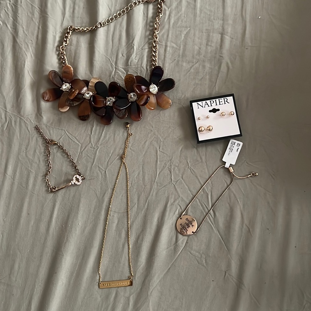 Various costume-gold Jewelry